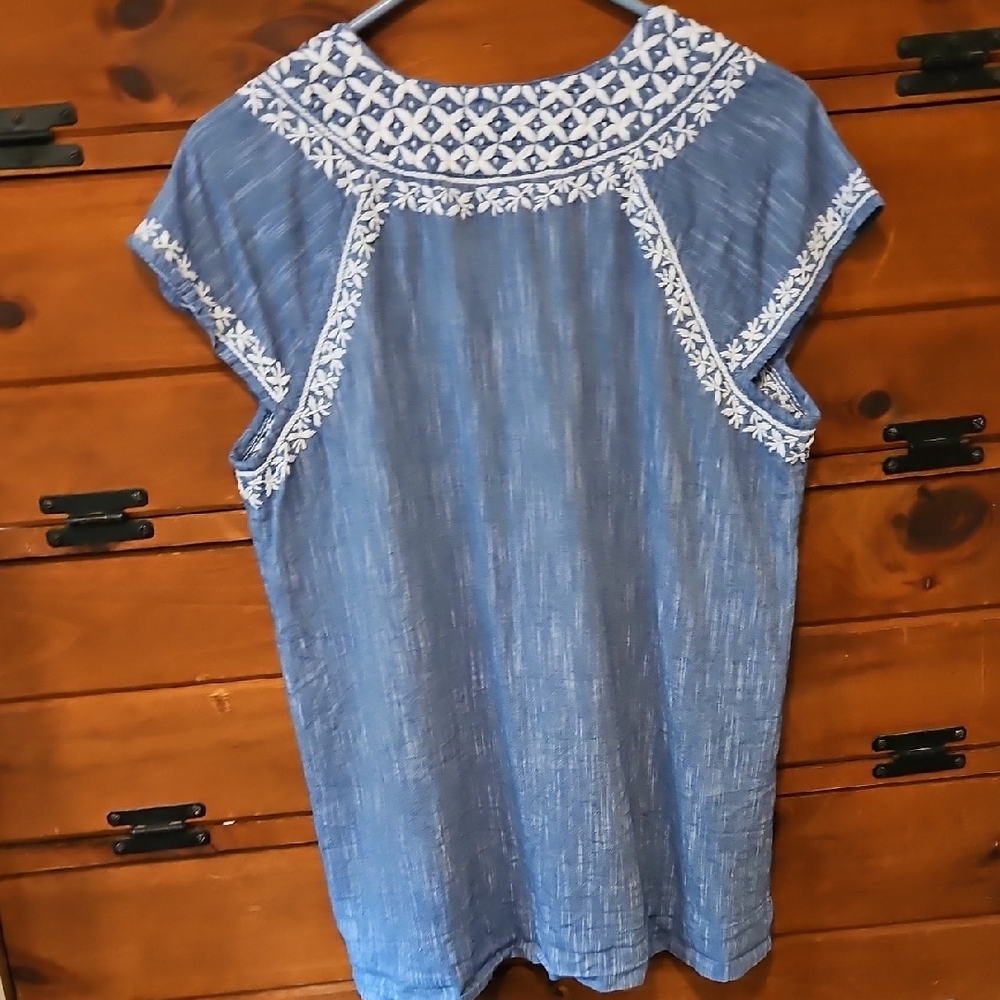 Roller Rabbit Blue and White Embroidered Top - Picture 3 of 4
